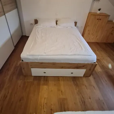 Ina Appartement *